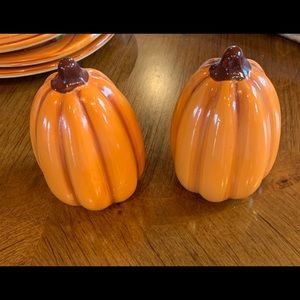 Pumpkin salt and pepper shakers